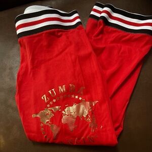 Zumba dancing around the world cropped leggings SZ s